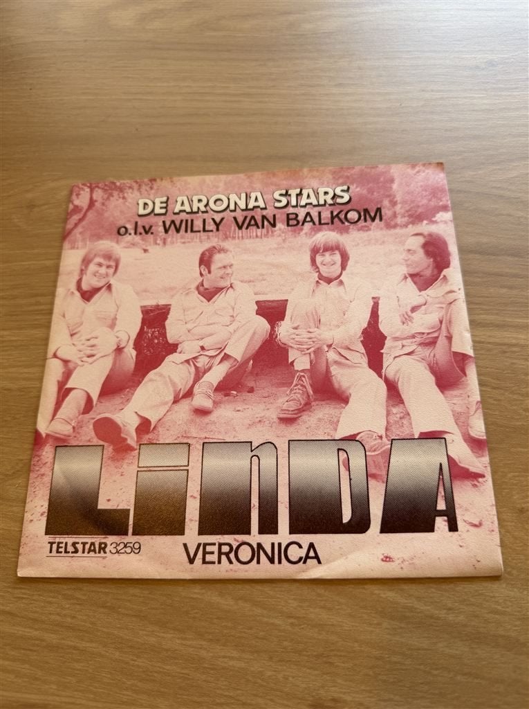 De arona Stars - Linda Veronica, Ophalen of Verzenden, Zo goed als nieuw, Nederlandstalig