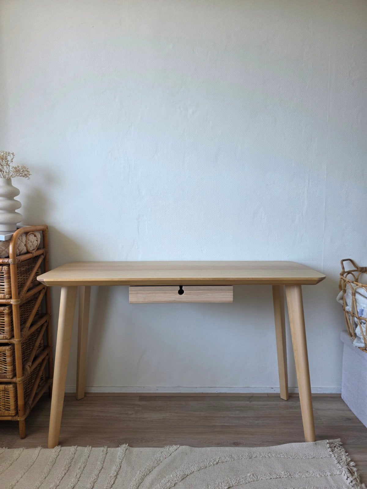IKEA Lisabo Bureau, Huis en Inrichting, Bureaus, Ophalen, Scandinavisch, Zo goed als nieuw, IKEA
