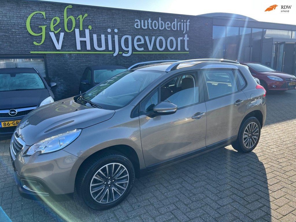 Peugeot 2008 1.2 PureTech Active, Voorwielaandrijving, Euro 5, Stof, Zwart