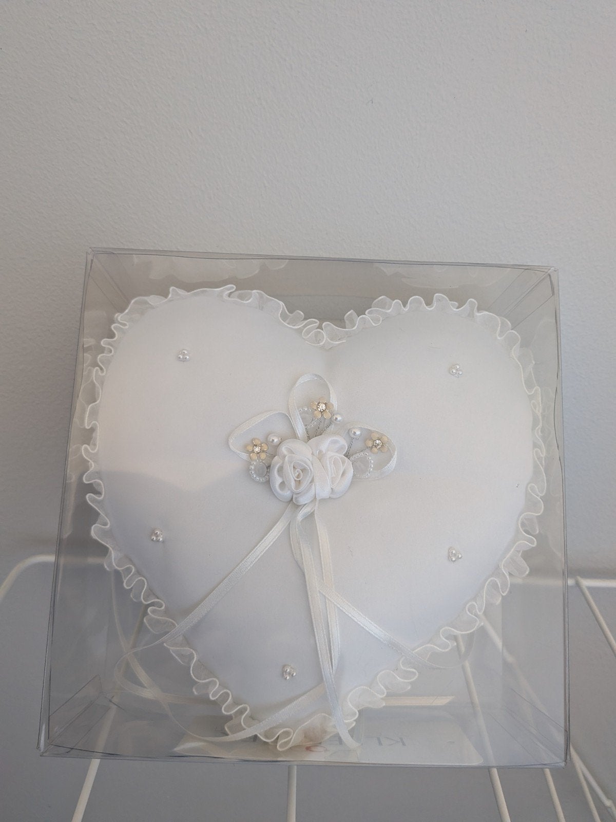 Wit hartvormig ringkussen voor bruiloft, Wit, Nieuw, Ophalen of Verzenden, Accessoires