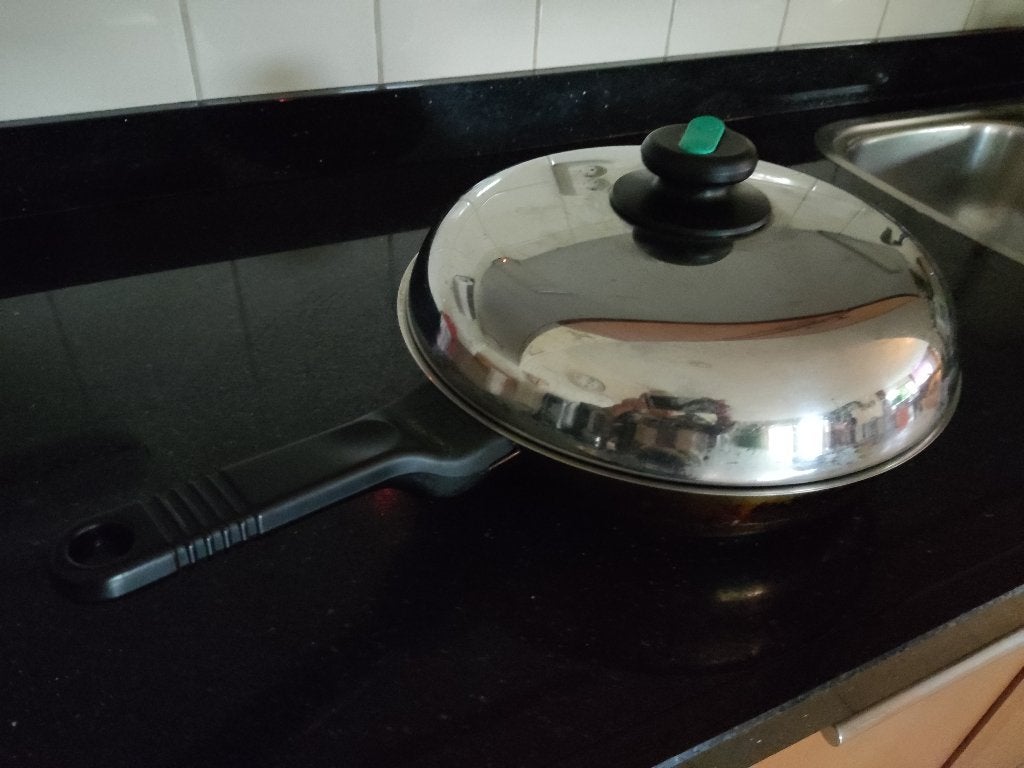 FISSLER SAUTEER-/HAPJESPAN MET DEKSEL 28CM, Gebruikt, Ophalen of Verzenden, Rvs, Met deksel