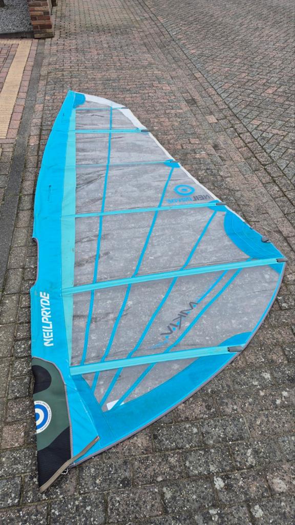 Zeil 4.7m2 neilpryde mkiv worldcup netjes race zeil, Watersport en Boten, Windsurfen, Ophalen, Met zeil(en), Gebruikt, 3.5 tot 5 m²