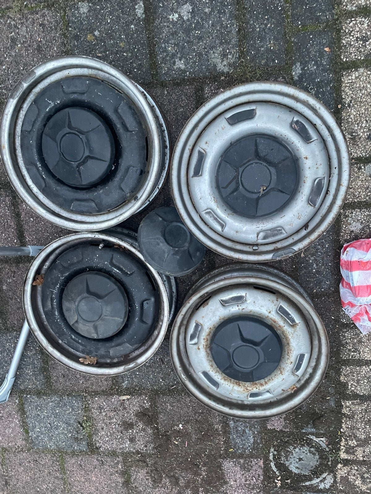Daf 66 wieldoppen 14 inch velgen met velgstickers, Auto diversen, Ophalen, Gebruikt