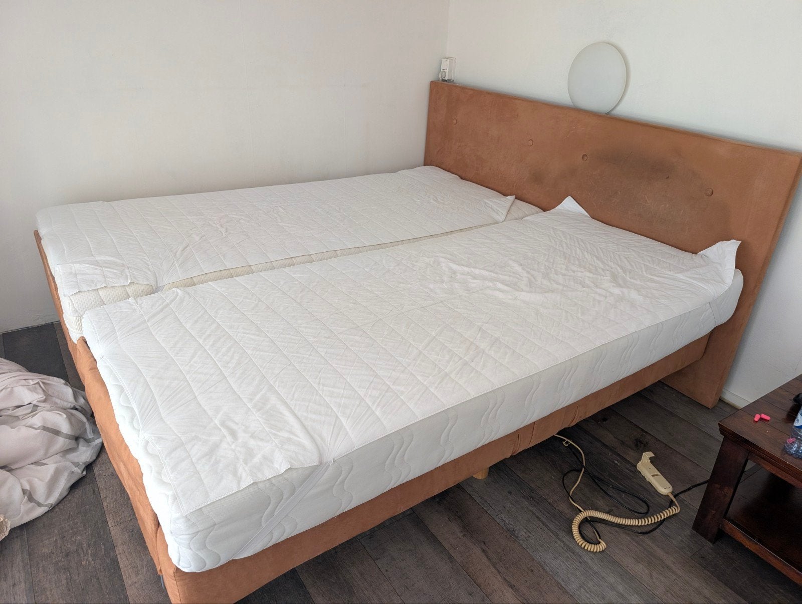Gratis! Verstelbaar tweepersoonsbed met aparte bediening, Ophalen, Bruin, Tweepersoons, 180 cm