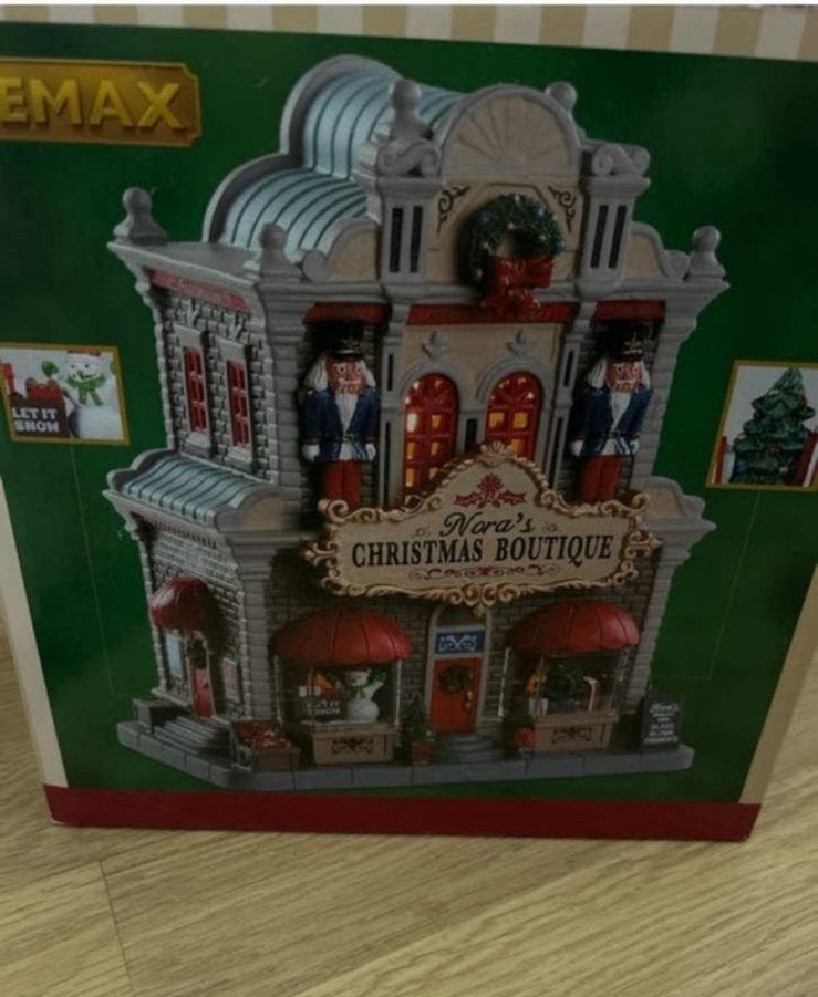 Nora ‘s christmas boutique Lemax, Diversen, Kerst, Ophalen of Verzenden, Zo goed als nieuw
