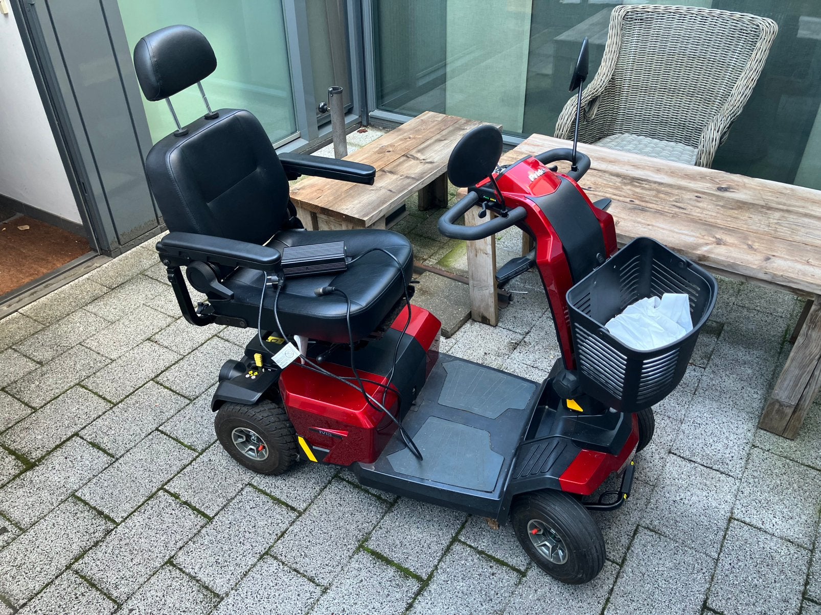 Pride Ivia Scootmobiel (nieuwe accu’s), Ophalen of Verzenden, Zo goed als nieuw