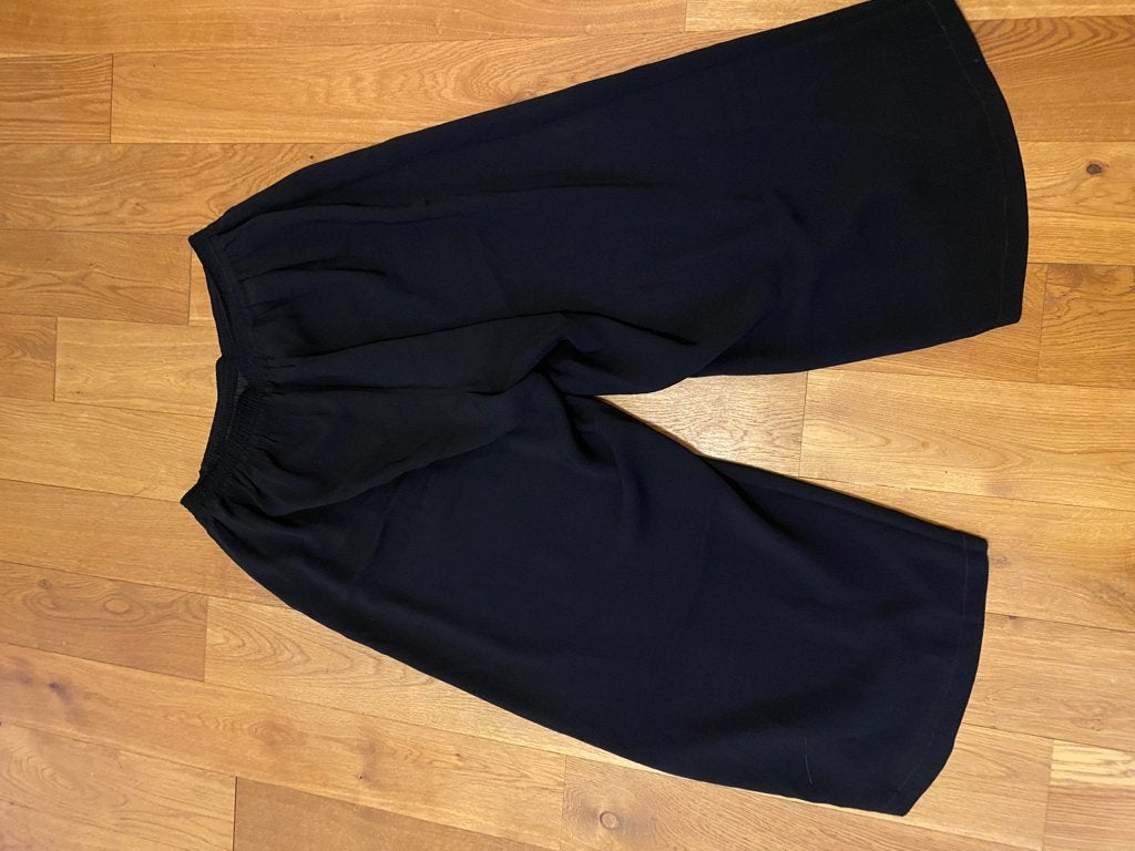 Zwarte (feest)broek, met bijpassend bloesje, Zwart, Maat 46/48 (XL) of groter, Ophalen of Verzenden, Zo goed als nieuw