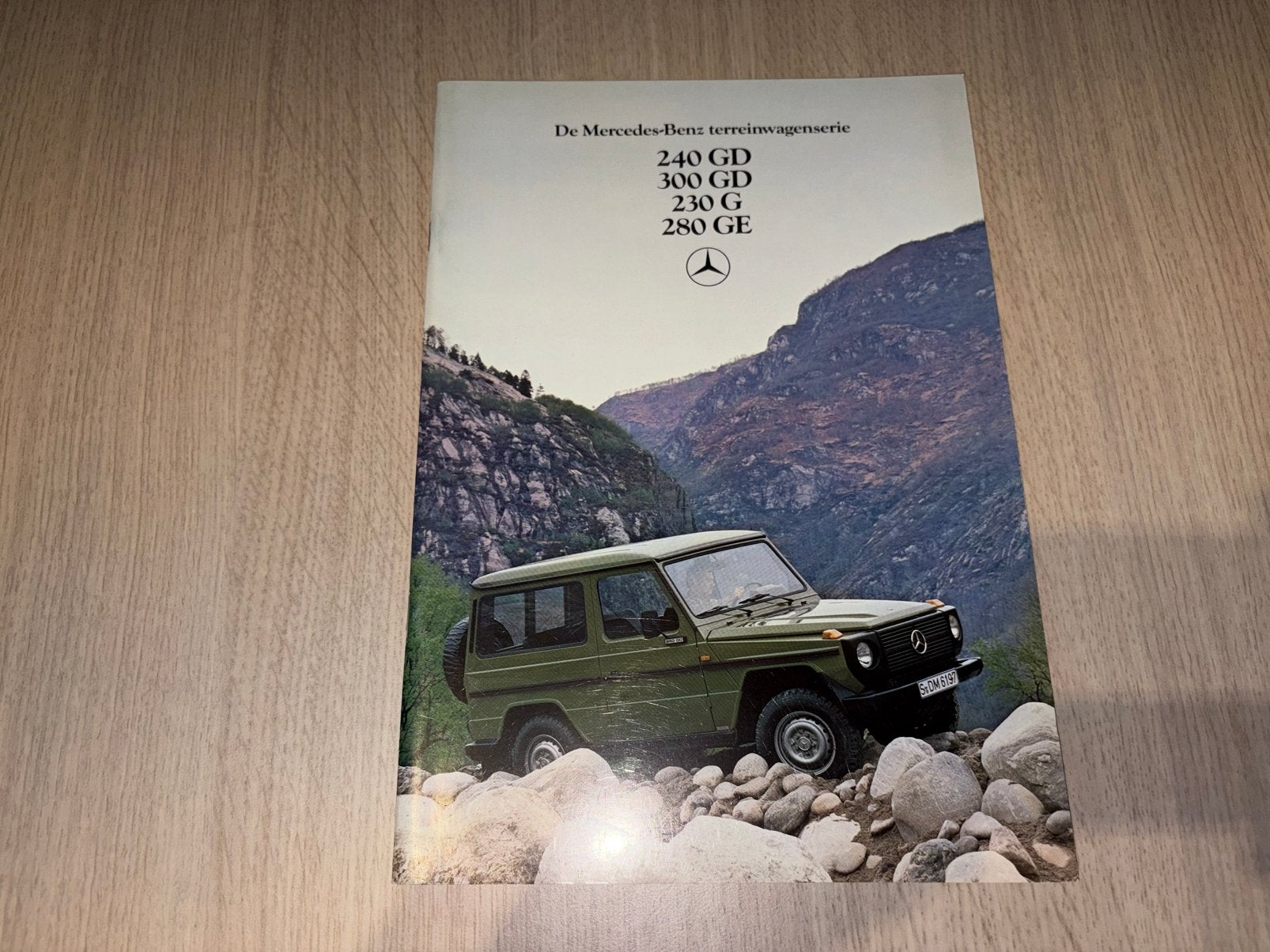 Folder Mercedes-Benz W460 G-klasse 1981 (240GD,300GD,280GE), Ophalen of Verzenden, Gelezen, Mercedes