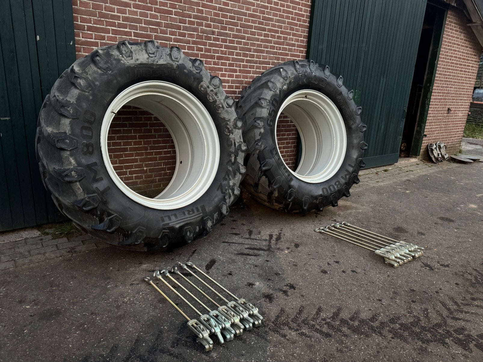 Pirelli 650/65R42 dubbellucht velgen banden 650, Ophalen