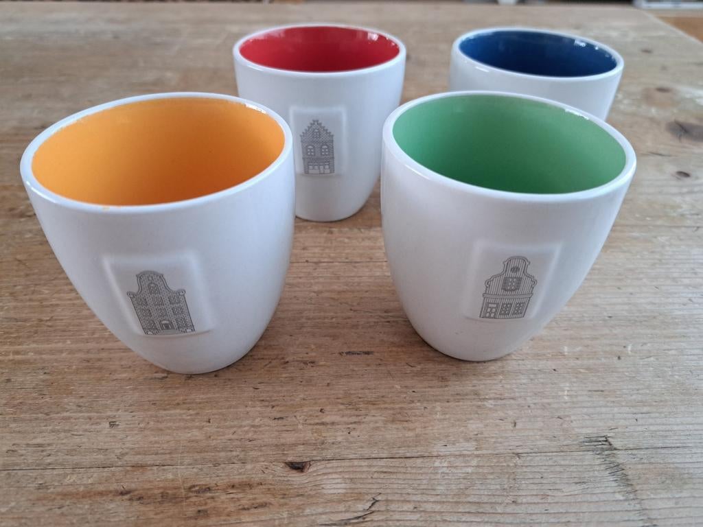 4 Kletskopjes met gekleurde binnenkant Nieuw, Huis en Inrichting, Keuken | Servies, Ophalen of Verzenden, Overige stijlen, Kop(pen) en/of Schotel(s)
