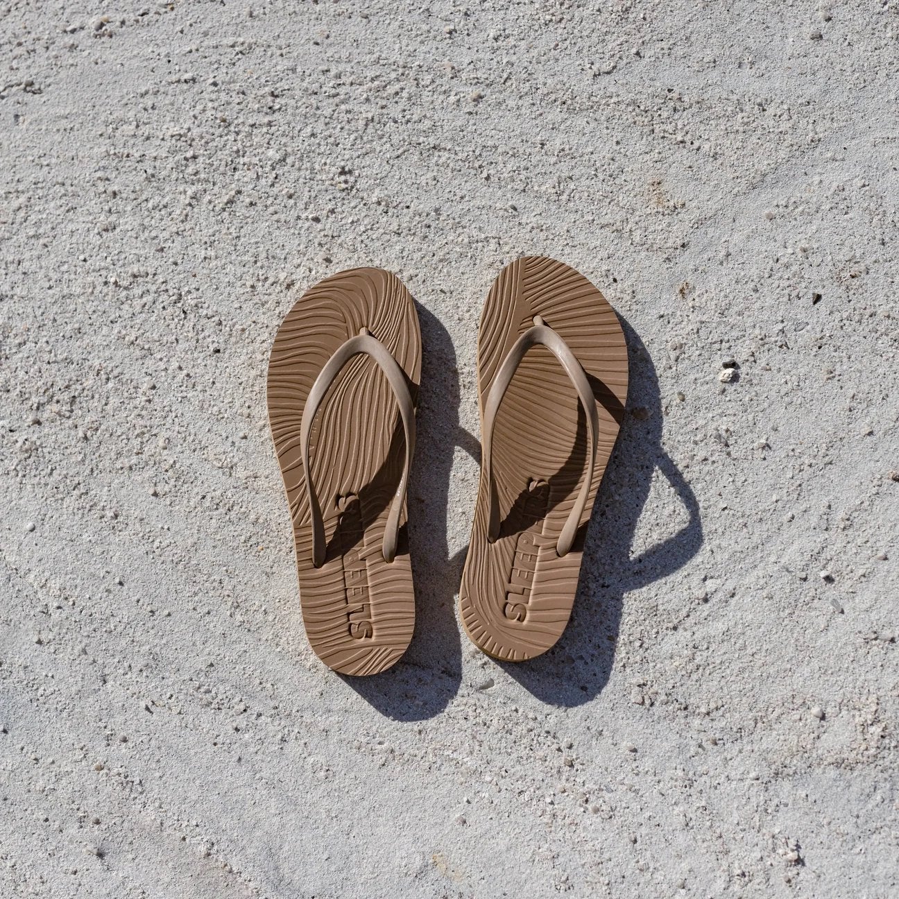 Sleepers mooie nieuwe slippers Sand Slim natuur rubber 37, Slippers, Beige, Nieuw, Ophalen of Verzenden
