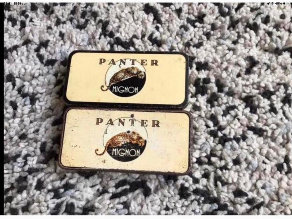 2 kleine Sigaartjes blikjes 🌺 beide verschillend 🌺Panter, Verzamelen, Rookartikelen, Aanstekers en Luciferdoosjes, Ophalen of Verzenden