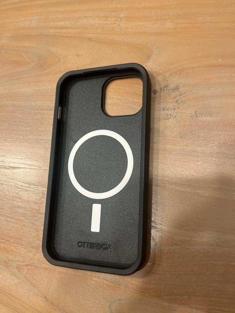 OtterBox Hoesje voor iPhone 13 - Zwart, MagSafe compatibel, MagSafe, Hoesje of Tasje, Ophalen of Verzenden, OtterBox