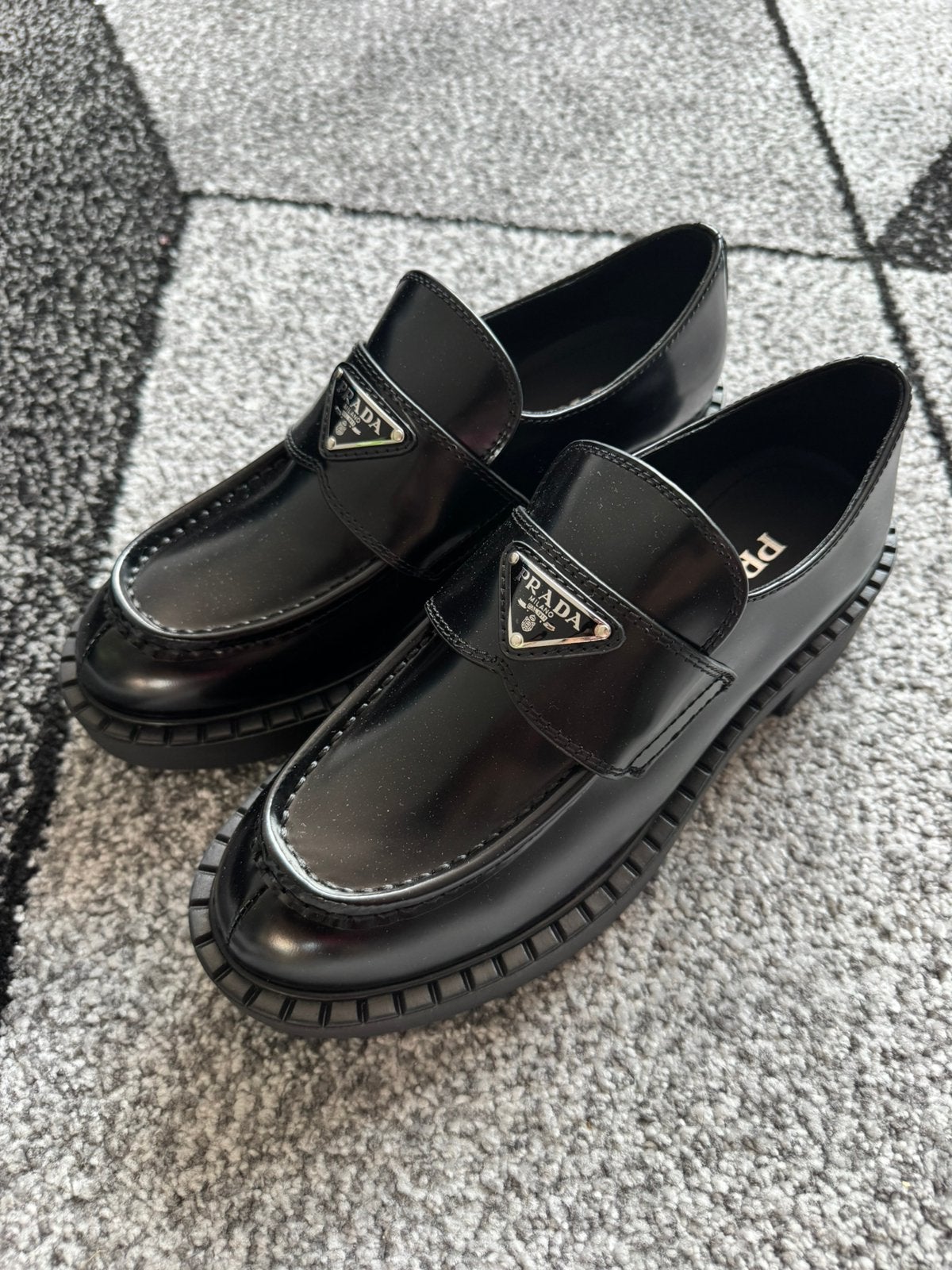 Prada loafers leer maat 40 vrouwen, Nieuw, Ophalen of Verzenden, Instappers, Zwart
