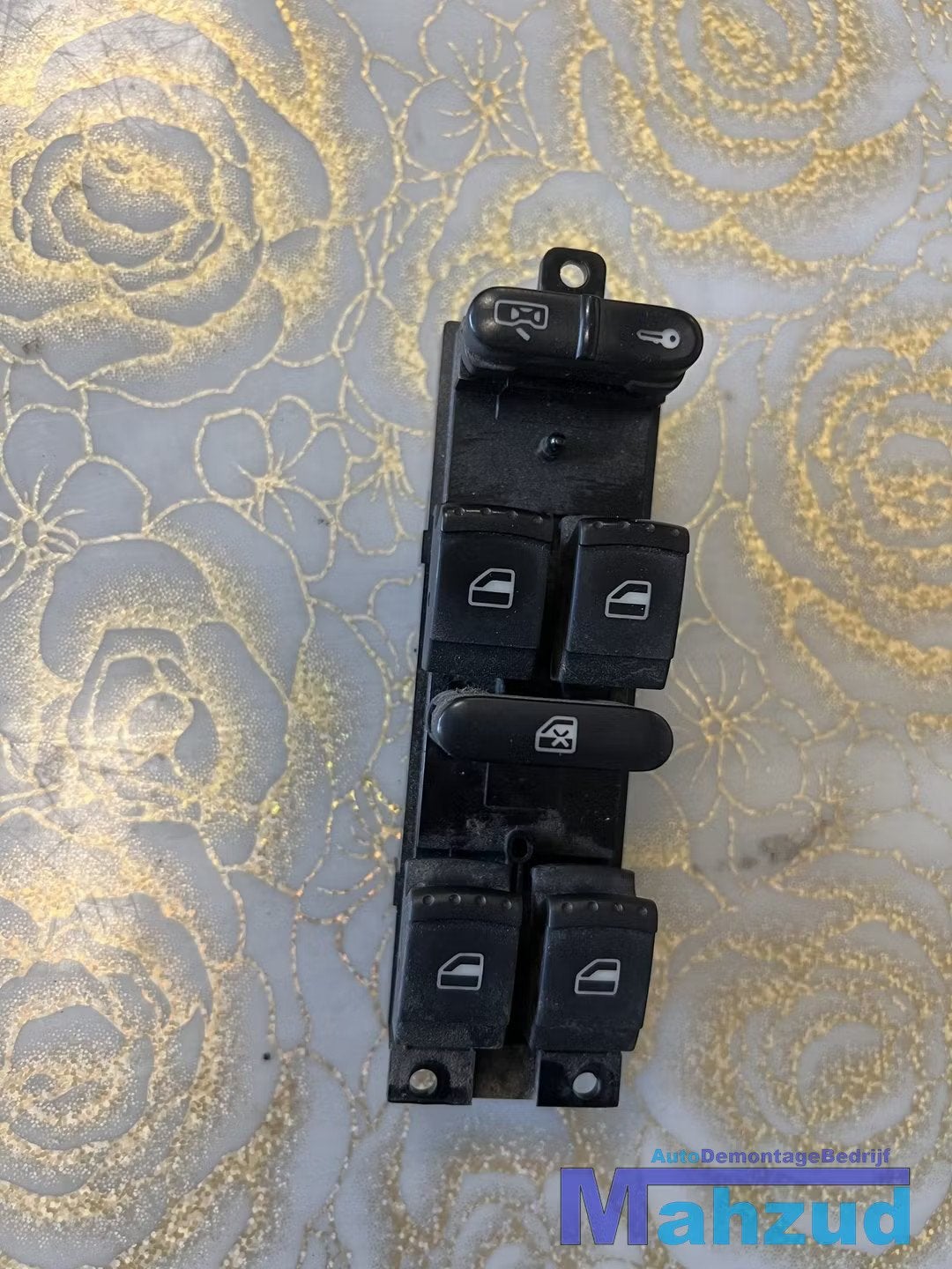 SEAT LEON 1 Raam schakelaar links voor 1999-2006, Gebruikt, Autovia A-2, Km 585 585
08760  Martorell, ES, Ophalen of Verzenden