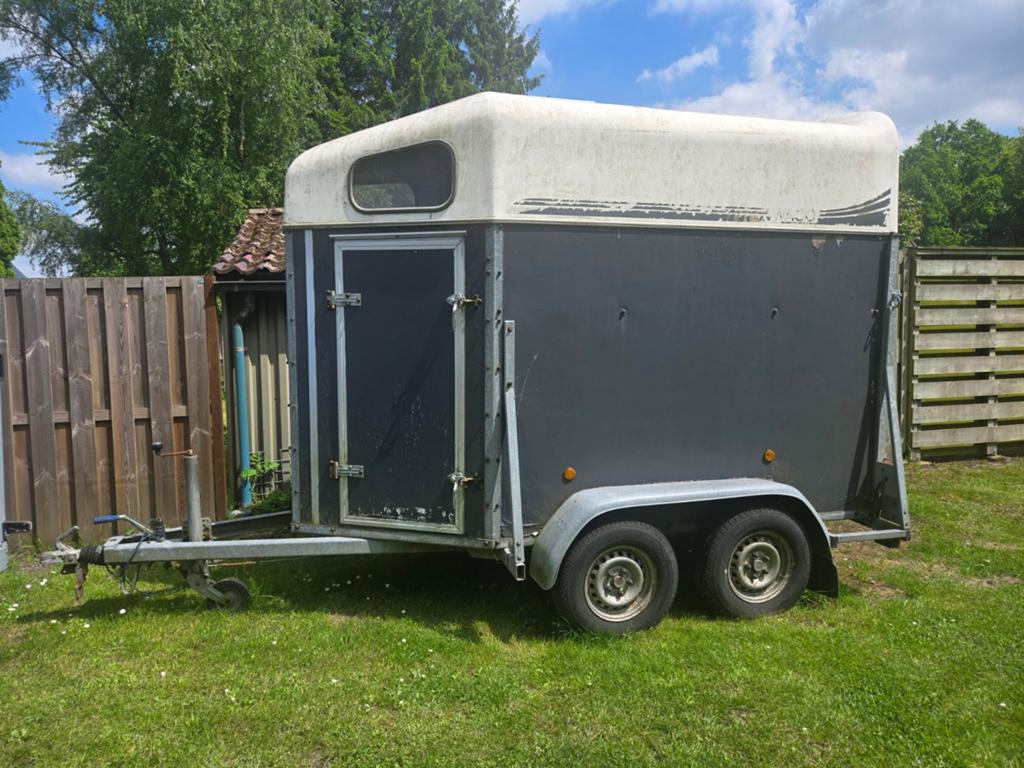 Paardentrailer 1.5 paards, Dieren en Toebehoren, Paarden en Pony's | Trailers en Aanhangwagens, Ophalen, Gebruikt, Hout, 1½-paards trailer