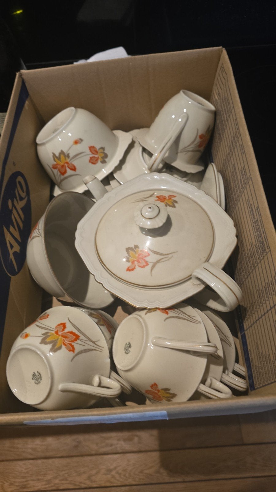Oud thee servies in goede staat Gratis, Ophalen