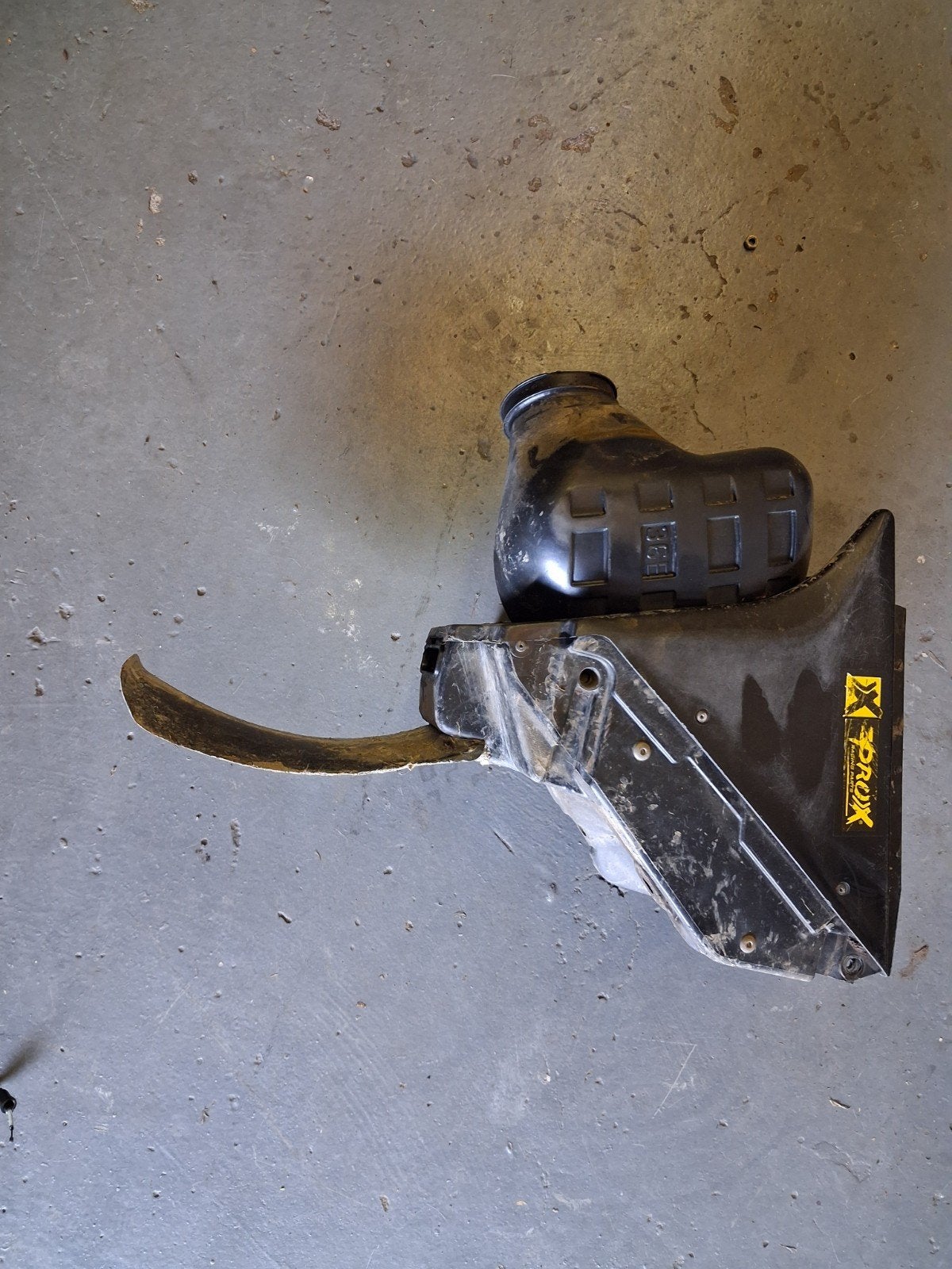 Suzuki rm 125 (2000) Luchtfilterbox, Motoren, Ophalen of Verzenden, Gebruikt
