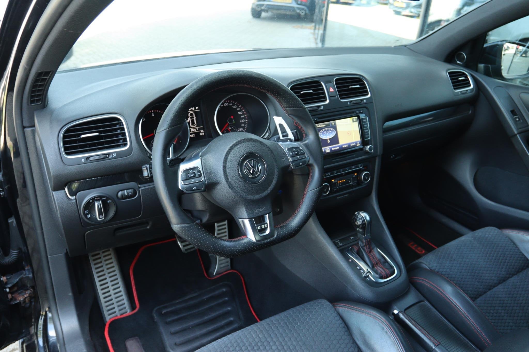 VOLKSWAGEN GOLF 2.0 GTI EDITION 35 DSG | XENON | DYNAUDIO |, Euro 5, Gebruikt, Zwart, 4 cilinders
