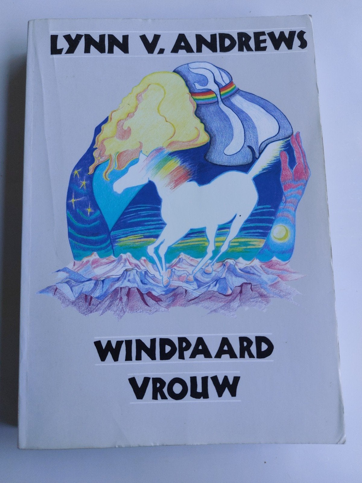 Windpaardvrouw - Lynn V. Andrews (Spiritualiteit), Boeken, Gelezen, Ophalen of Verzenden, Lynn V. Andrews, Spiritualiteit algemeen