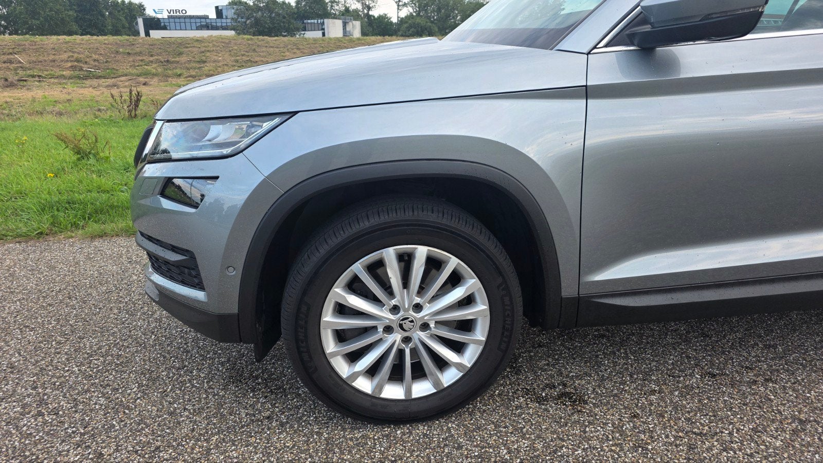 Skoda Kodiaq 2.0 TSI Business line 180pk Dsg-7 4x4 2017 Grij, Auto's, Automaat, Dealer onderhouden, Zwart, 1984 cc