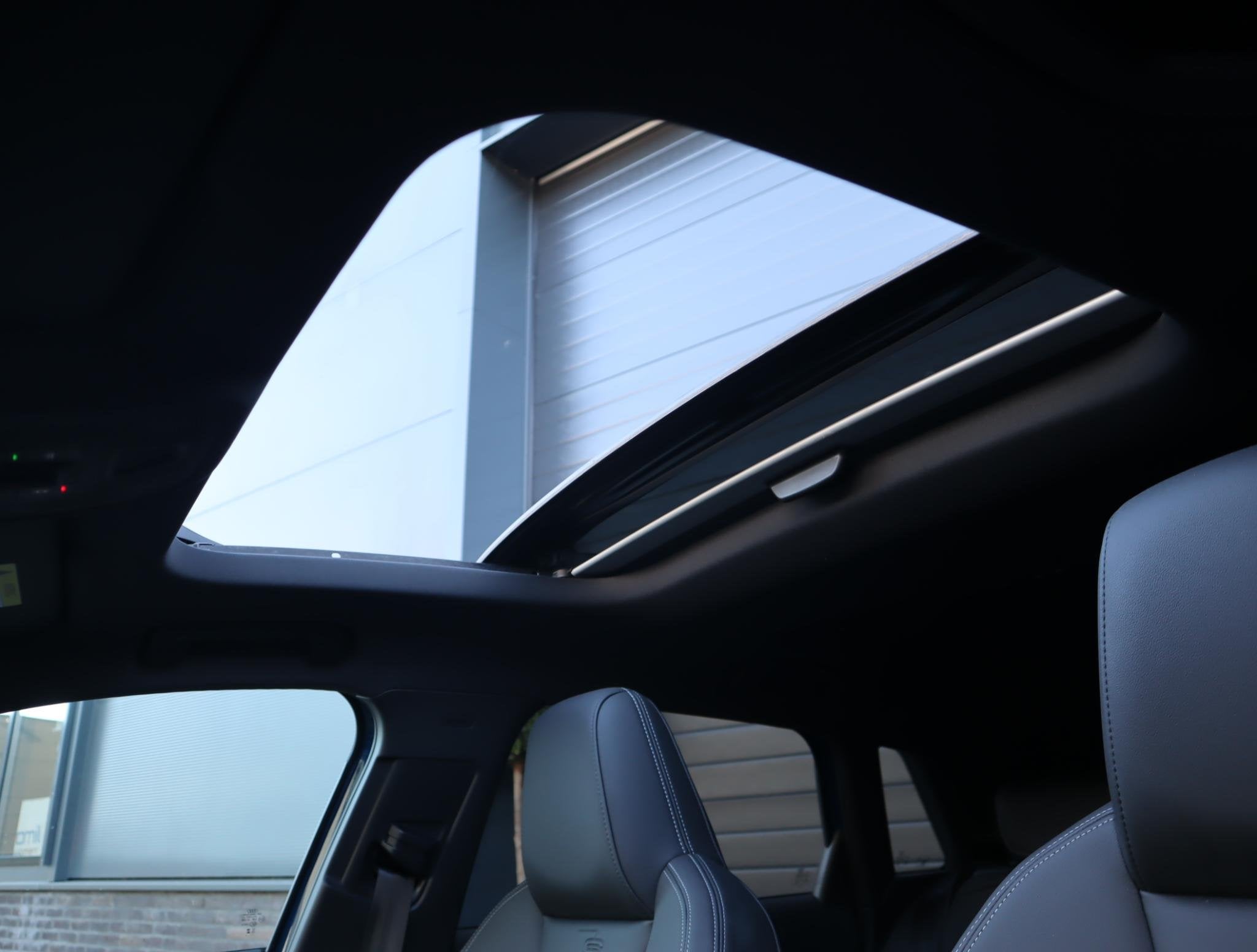 Audi A3 Sportback 35 TFSI S edition | Pano | Sportstoelen en, 1300 kg, 4 cilinders, Blauw, Leder