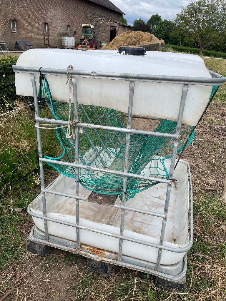 Overdekte hooiruif/slowfeeder, Dieren en Toebehoren, Stalling en Weidegang, Toebehoren, 2 of 3 paarden of pony's