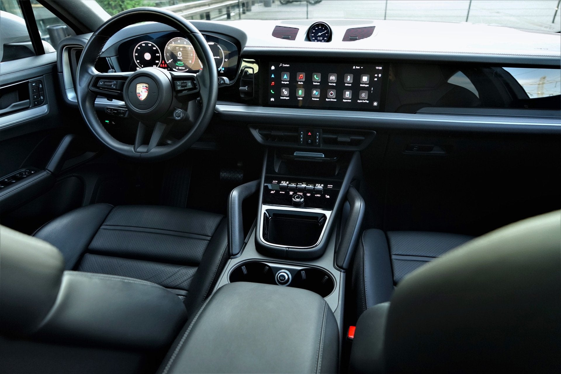 Porsche Cayenne Coupé 3.0 E-Hybrid SportDesign Krijt SoftCl, Auto's, Automaat, Gebruikt, Zwart, 2995 cc