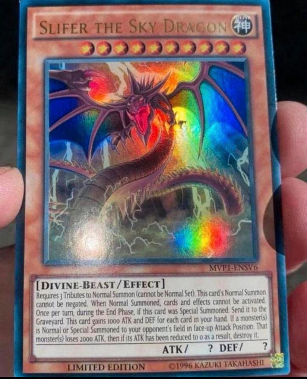 Yu-Gi-Oh! Slifer the Sky Dragon MVP1 Limited Edition !, Ophalen of Verzenden, Zo goed als nieuw, Losse kaart, Foil