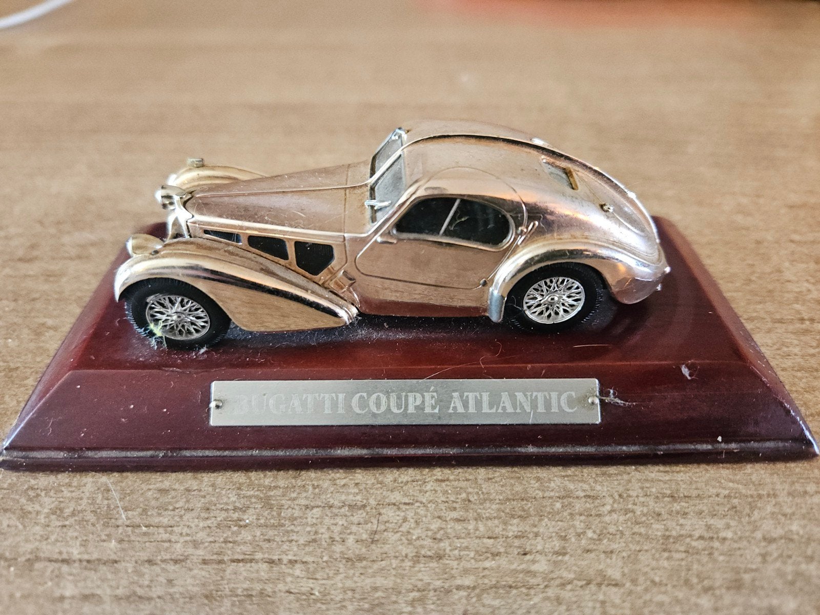 Model auto Bugatti coupe Atlantic, Hobby en Vrije tijd, Modelauto's | 1:43, Ophalen of Verzenden, Gebruikt, Auto, Overige merken