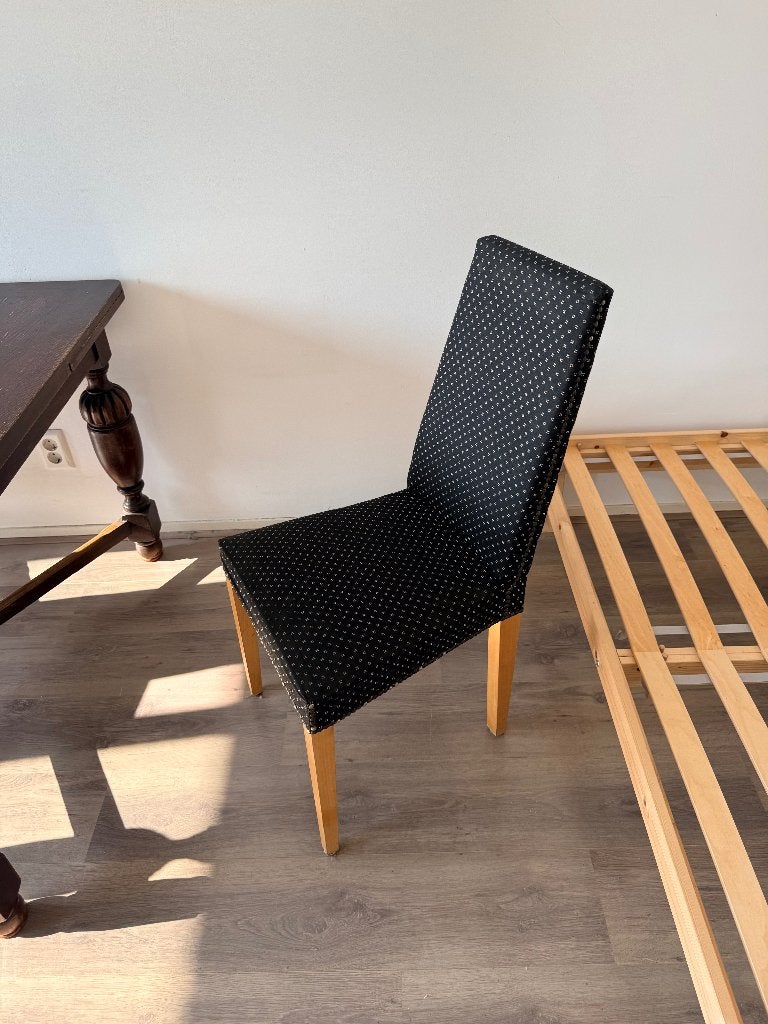 2 upholstered dining chairs, Ophalen, Twee, Blauw, Zo goed als nieuw
