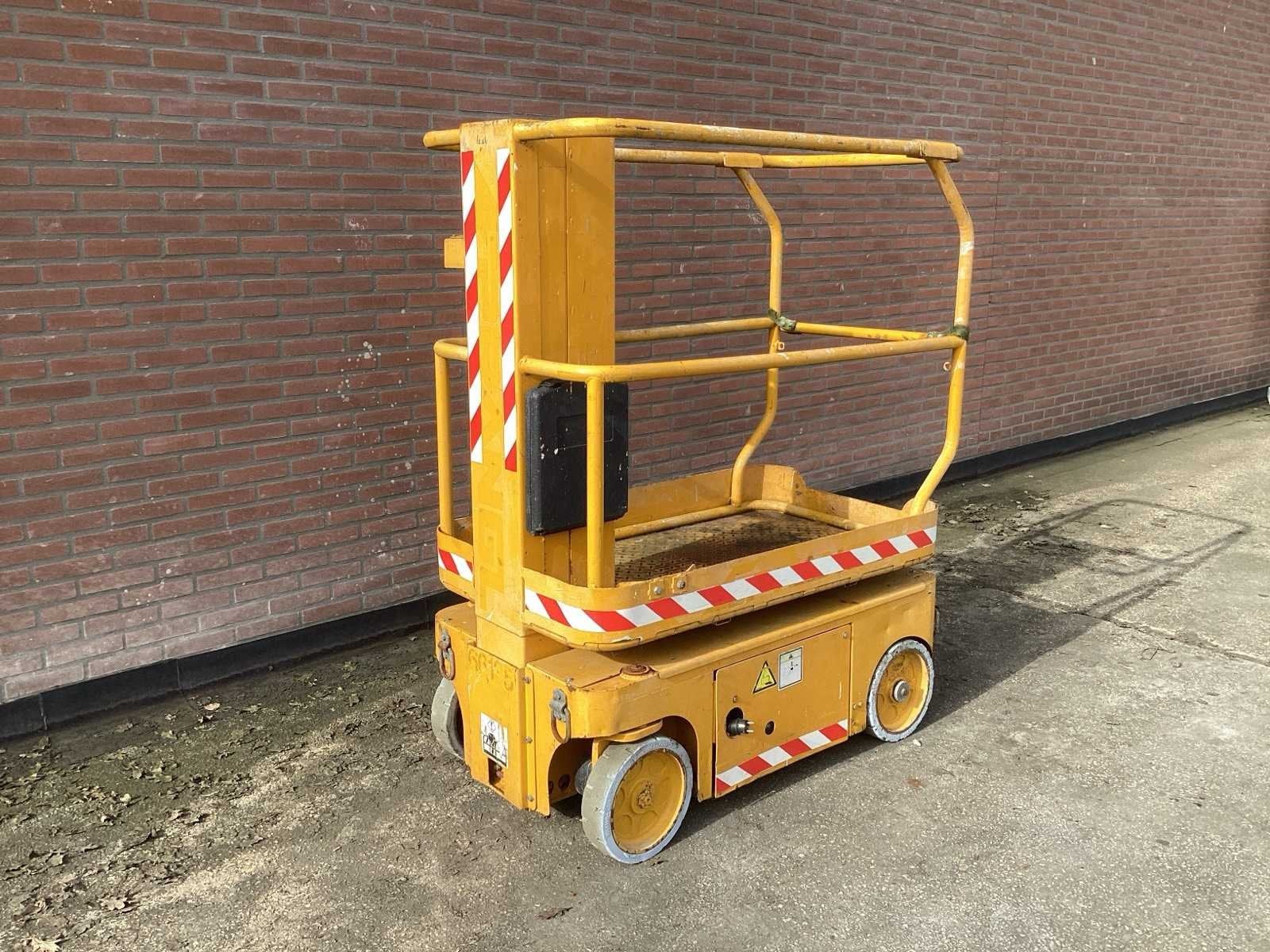 2011 SNORKEL TM 12 Hoogwerker