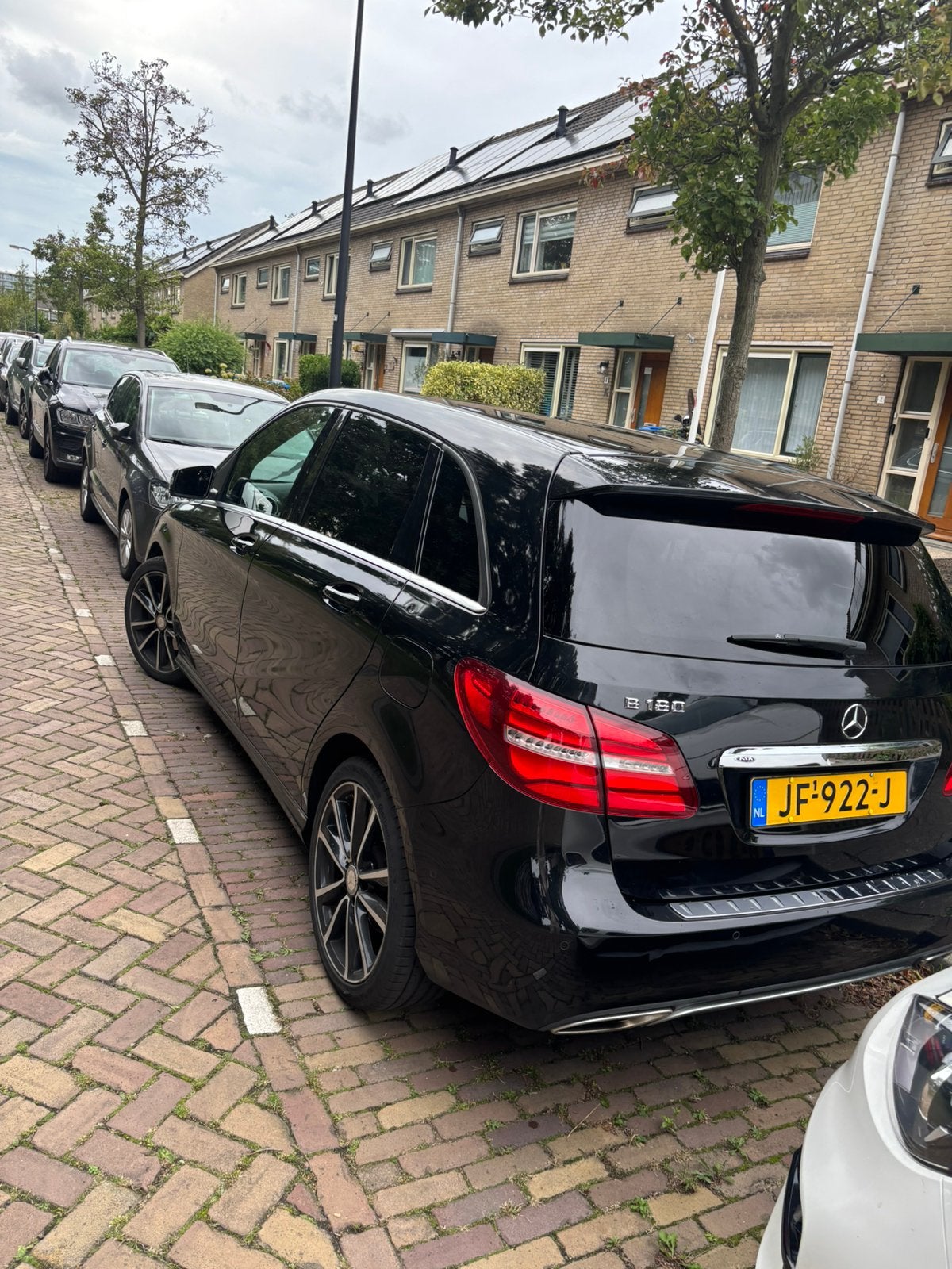 Mercedes-Benz B-Klasse 1.6 B180 5DRS 2016 Zwart, Auto's, Voorwielaandrijving, 4 cilinders, 1200 kg, Handgeschakeld