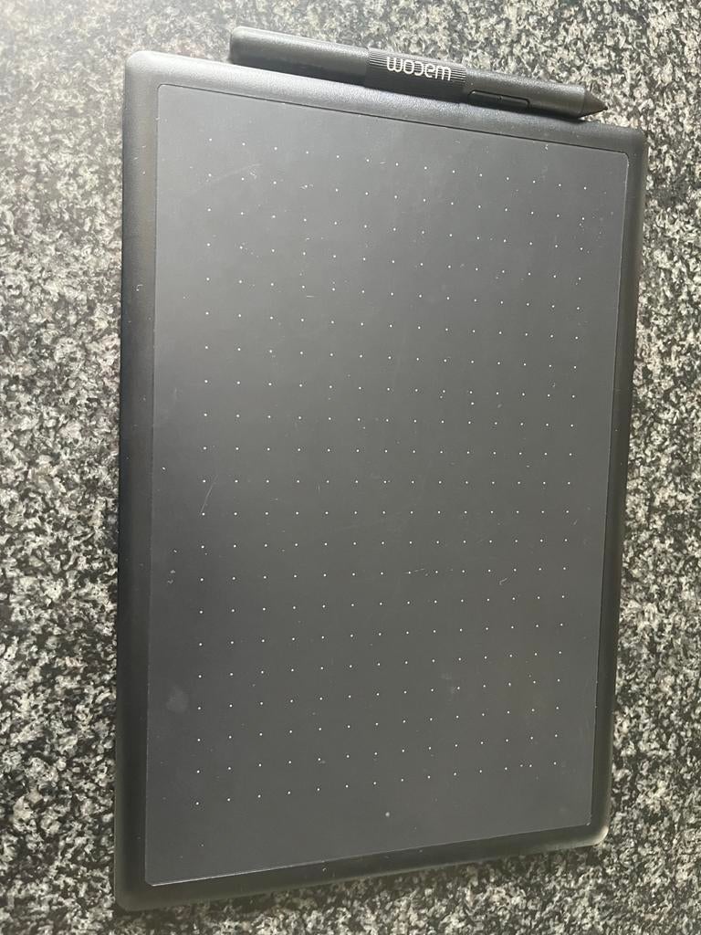 Wacom Intuos S tekentablet met pen, Computers en Software, Tekentablets, Ophalen of Verzenden, Zo goed als nieuw, Bedraad