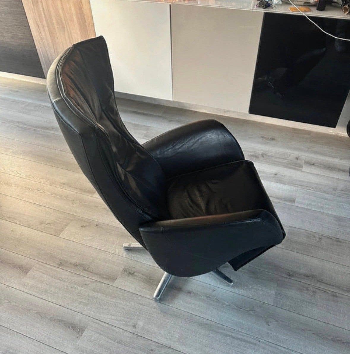 Topform Draaifauteuil - Stijlvol Zwart Lederen Comfort, Ophalen, Zo goed als nieuw, 50 tot 75 cm, Leer