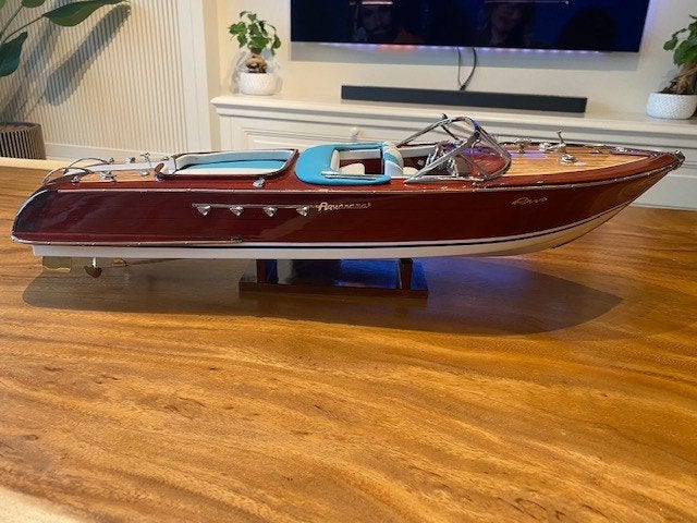 Riva Aquarama 1:10 87 CM wit blauw leder, Hobby en Vrije tijd, Modelbouw | Boten en Schepen, Ophalen of Verzenden, Nieuw, Groter dan 1:32