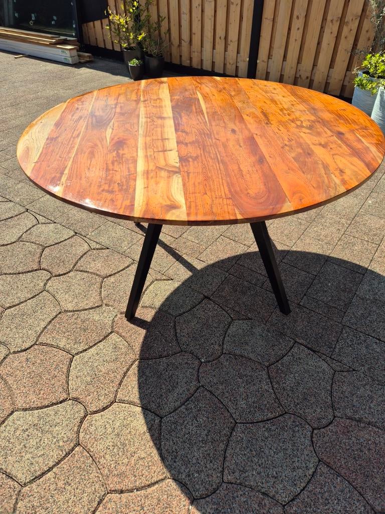 Ronde houten eettafel - 1.40m diameter, Overige houtsoorten, Gebruikt, Rond, Ophalen of Verzenden