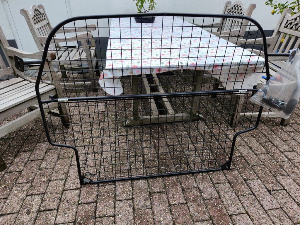 Hondenrek / Bagagerek voor auto - 99x130cm (tussen wielkaste, Ophalen, Zo goed als nieuw