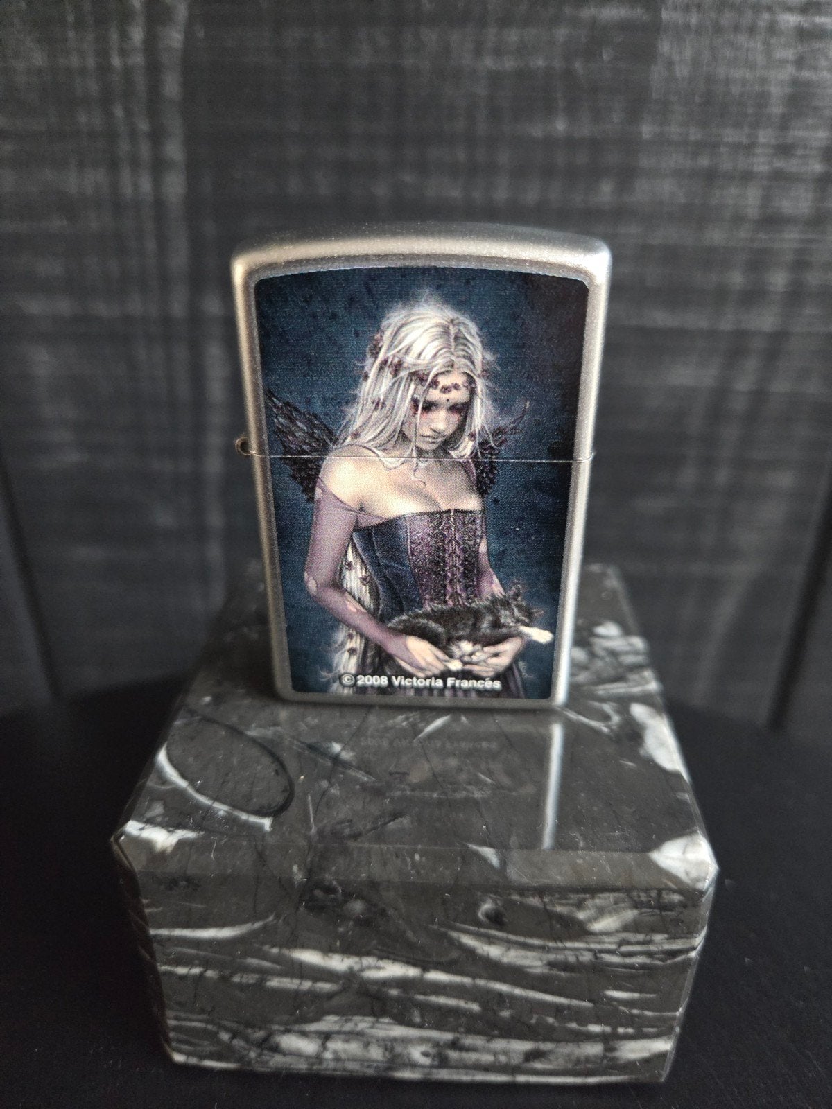 Nieuwe Zippo Victoria Frances 2008 met doosje, Ophalen of Verzenden, Nieuw, Aansteker