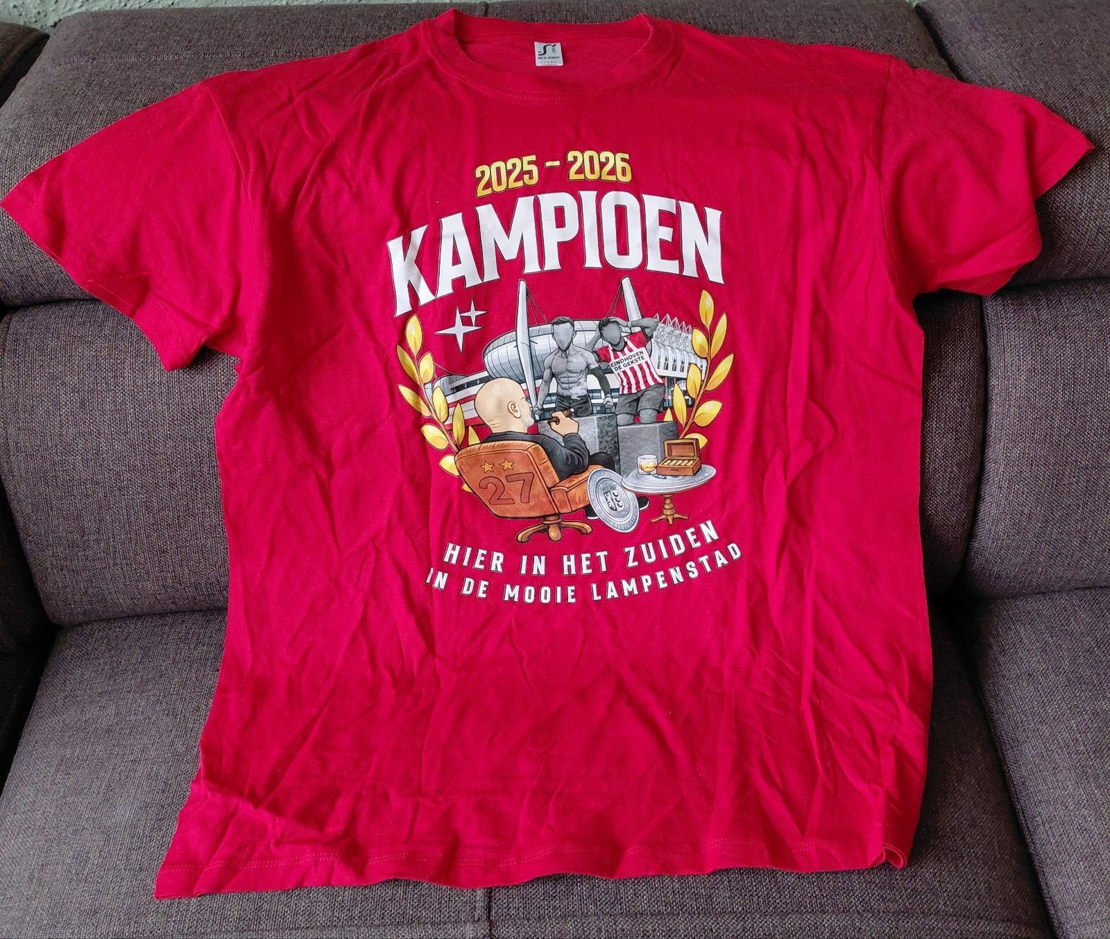 PSV Kampioen 2025-2026 T-shirt - Rood, Verzamelen, Sportartikelen en Voetbal, Ophalen, Nieuw, PSV, Shirt