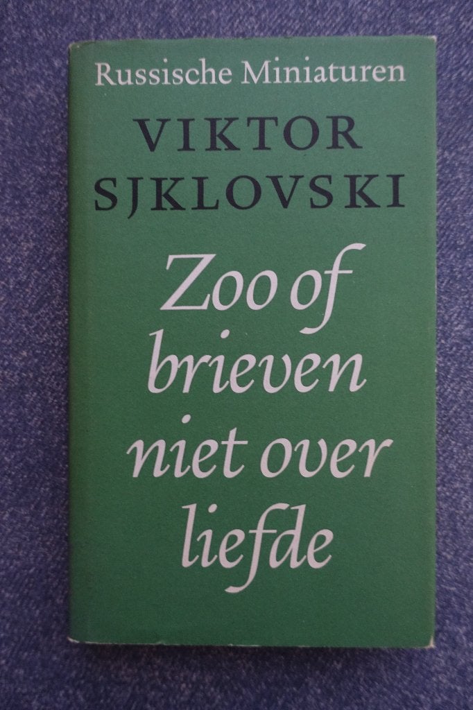 Viktor Sjklovski. Zoo - of brieven niet over liefde, Boeken, Ophalen of Verzenden, Gelezen, Europa overig
