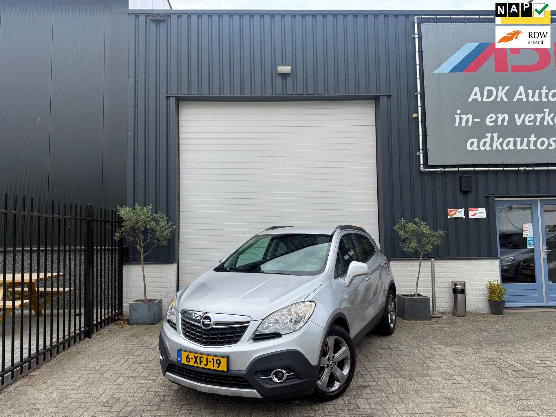 Opel Mokka 1.4 T Cosmo NAVI/CAMERA/TREKHAAK/PDC/HALF LEDER, Auto's, Opel, Voorwielaandrijving, Euro 5, Gebruikt, Zwart