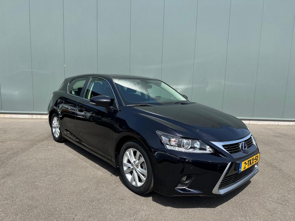 Lexus CT 200h Business Line CAMERA | TREKHAAK | NAP !, Auto's, Lexus, Start-stop-systeem, Euro 6, 4 cilinders, Zwart