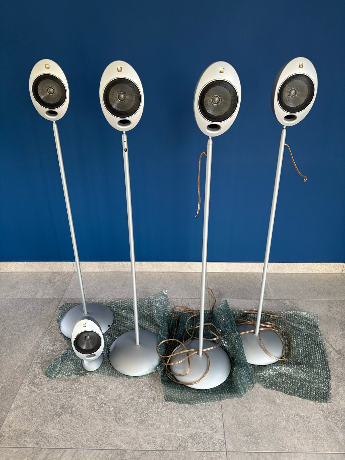 KEF HTS/HTC 2001.3 Satelliet Speakerset met Stands, Audio, Tv en Foto, Luidsprekers, Ophalen, Zo goed als nieuw, 60 tot 120 watt