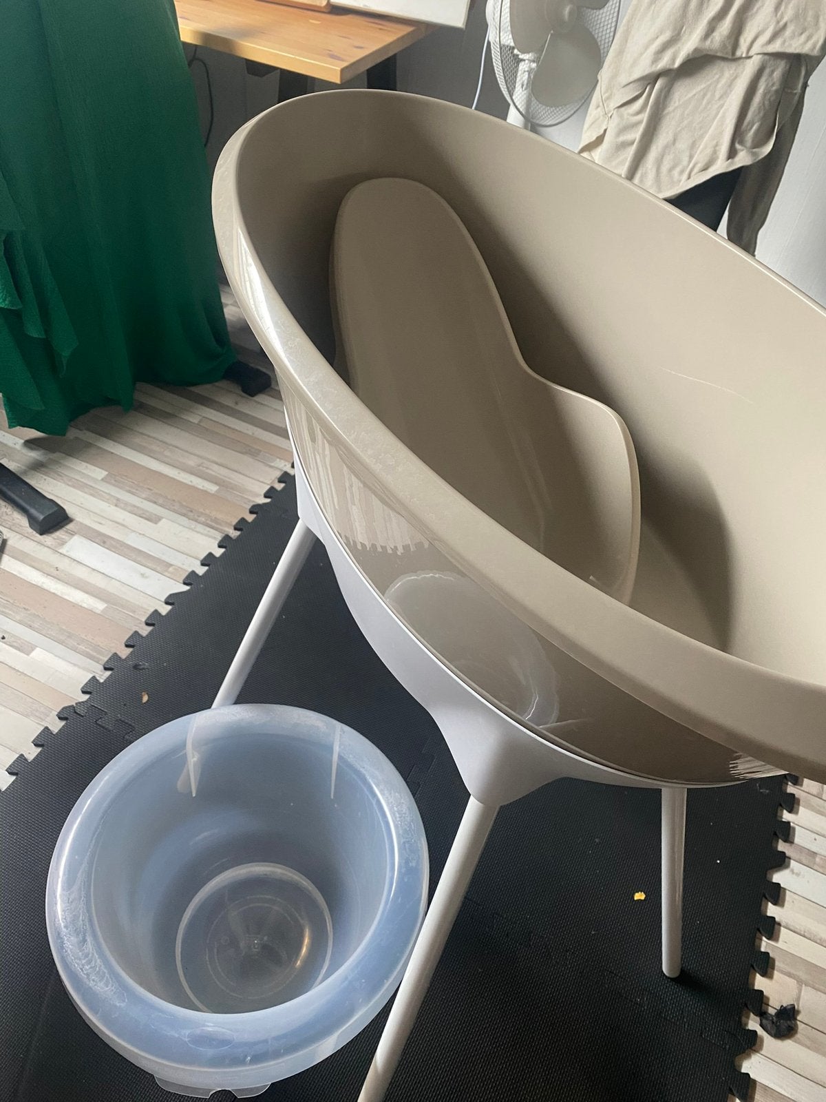 Een bad + tummy tub, Ophalen, Tummy Tub