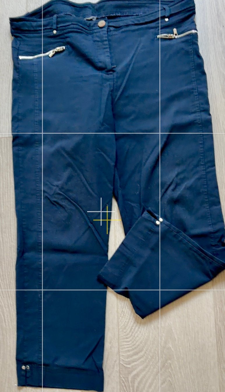 Te koop, Donkerblauwe  lange Damesbroek. € 3.00, Blauw, Maat 42/44 (L), Ophalen of Verzenden, Zo goed als nieuw