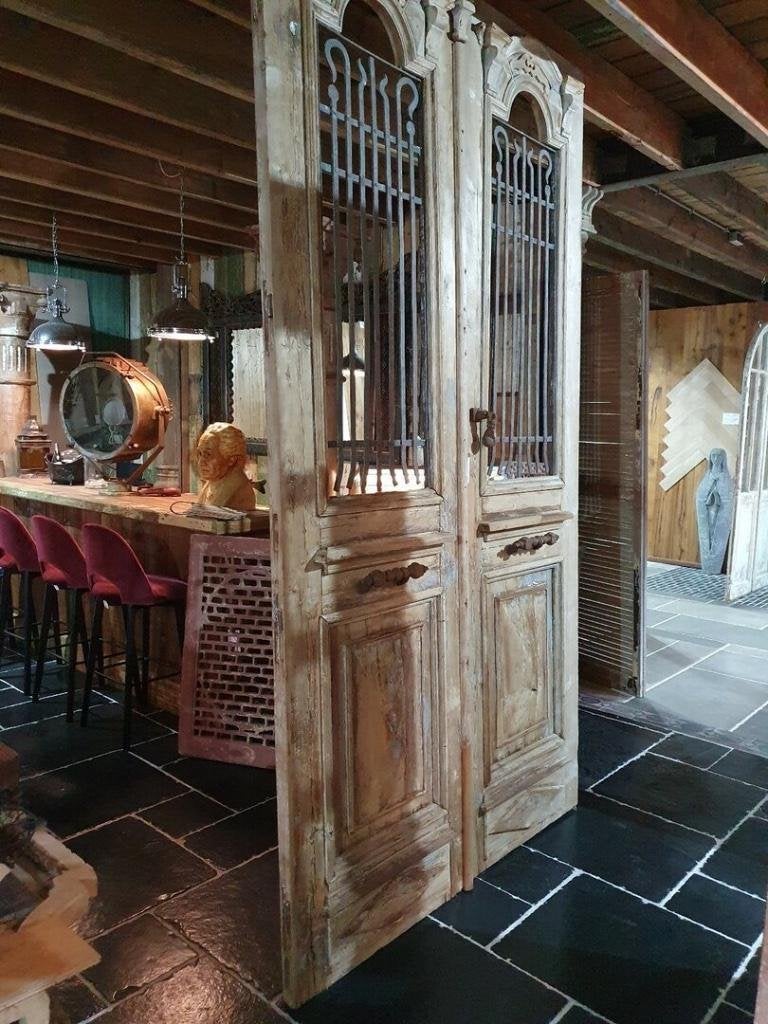 UNIEKE ANTIEKE FRANSE DUBBELE DEUR MET SMEEDIJZER 164X300 CM, Antiek en Kunst, Curiosa en Brocante, Ophalen of Verzenden