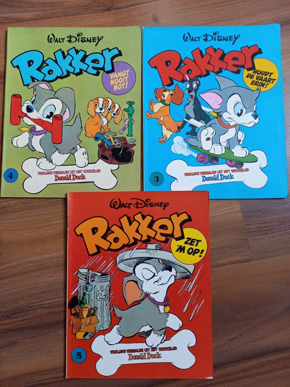 Rakker - Zet 'm op -
1981 (+ gratis 2 stripboeken), Ophalen of Verzenden, Gelezen