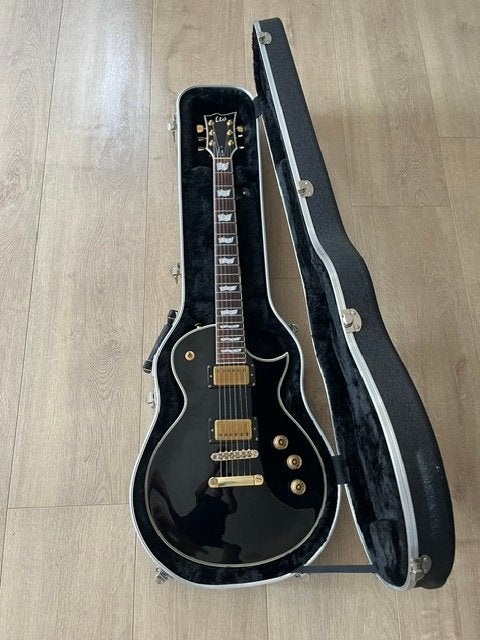 Foto 3 van ESP LTD EC-256 Black  EMG James Hetfield pickups +,koffer