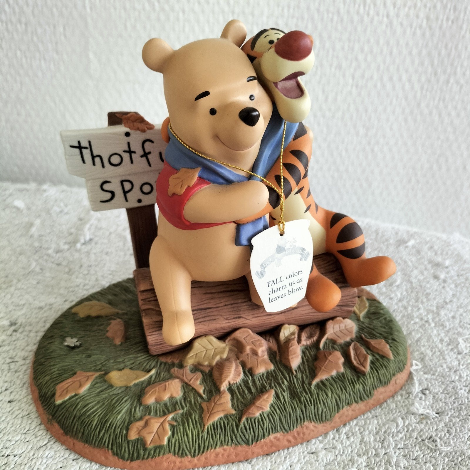 Limited Edition Winnie de Poeh & Teigetje beeldje Herfst, Ophalen of Verzenden, Winnie de Poeh of vrienden, Zo goed als nieuw
